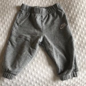 Nike joggers 6-9 mos